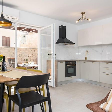 Вилла House Andro Примоштен Экстерьер фото